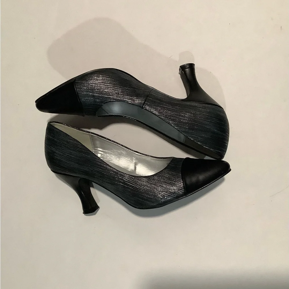 Bellini Black Pointed Toe Heels
